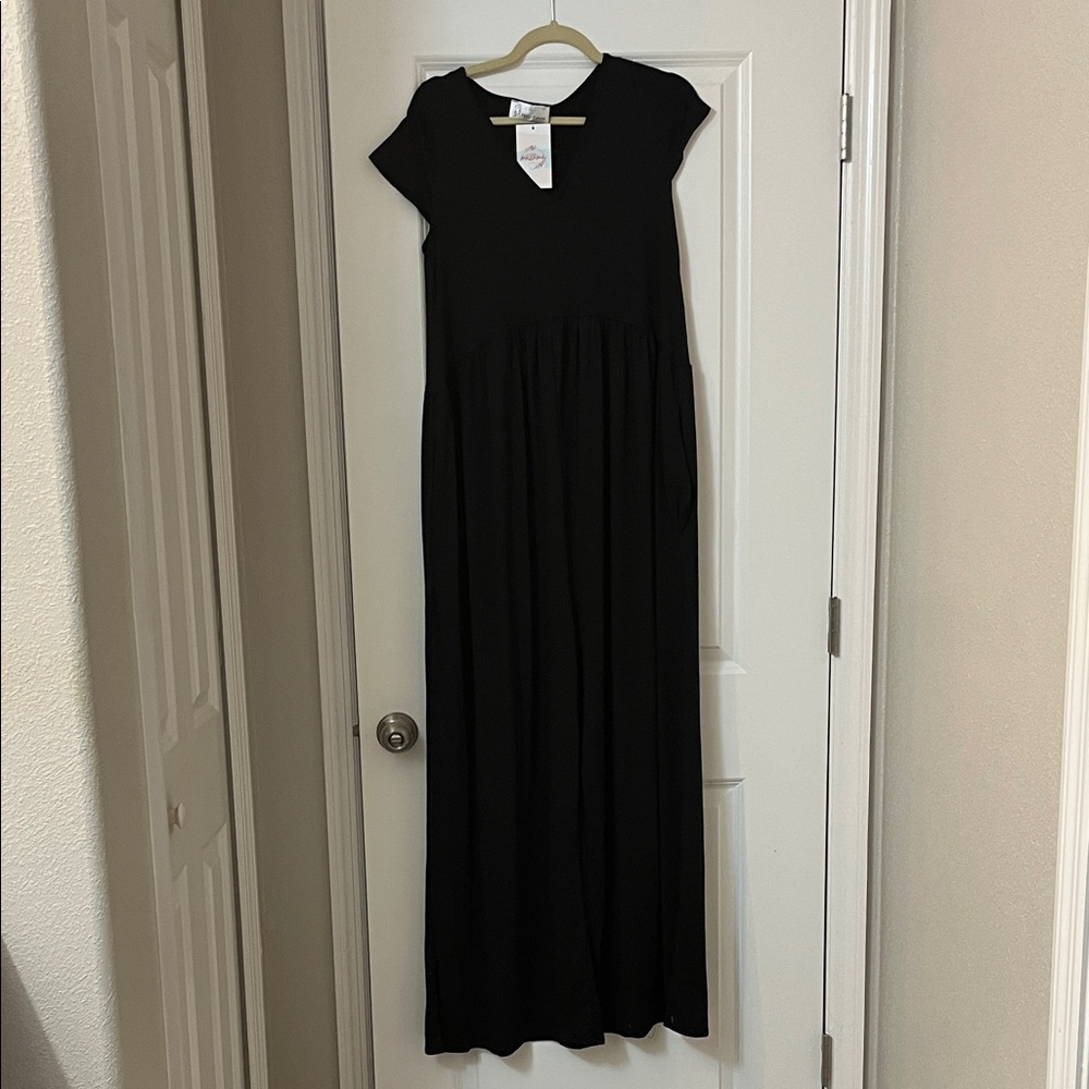 Black Cap-Sleeve Maxi Dress with Gathered Waist